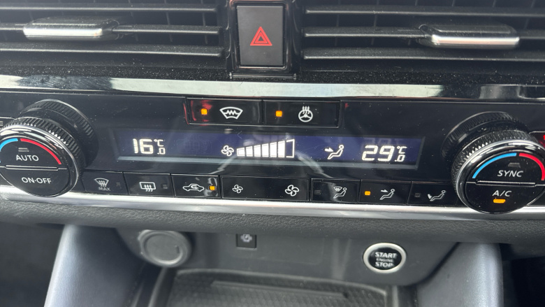 Nissan Qashqai 1.3 DiG-T MH Tekna 5dr Petrol Hatchback